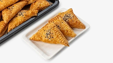 Пирожки слоеные с курицей и грибами, 16 шт