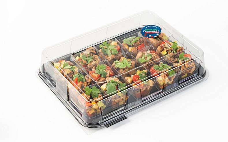 Салат «Азиатский» с индейкой и печеными овощами, 15 шт.