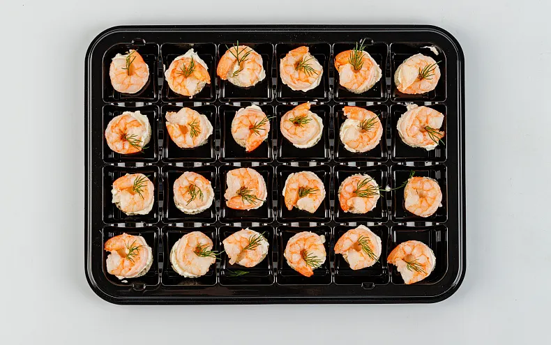 Мини-брускетты с тигровой креветкой и сырным кремом, 24 шт