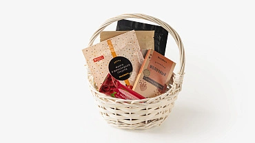 Набор «Чай и шоколад» малый в корзине