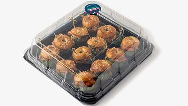 Мини бейгл с красной рыбкой с соусом «Песто», 12 шт
