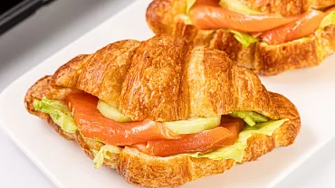 Круассаны с форелью, 6 шт