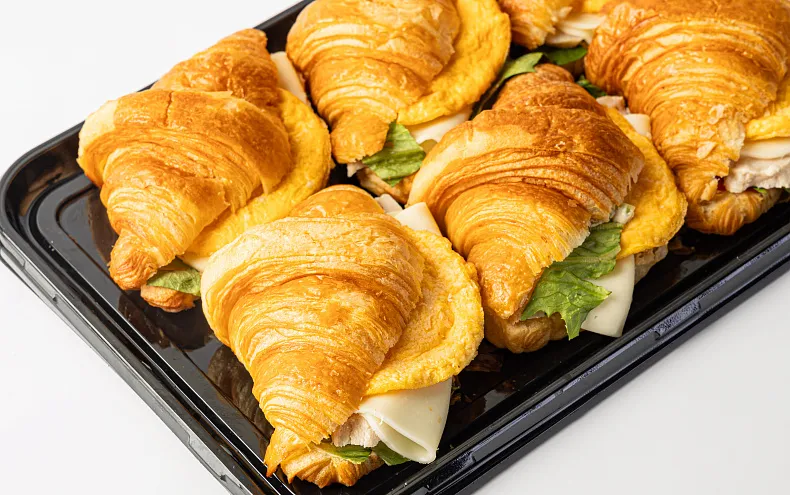 Круассан с курицей и яйцом, 6 шт