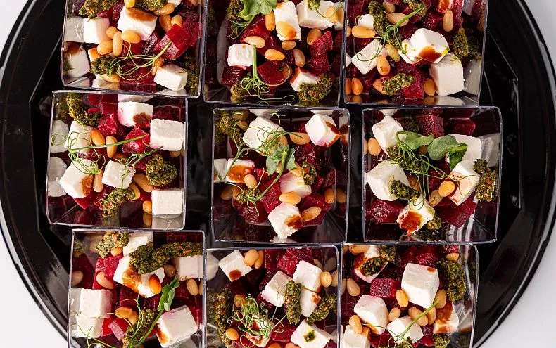 Салат «Со свеклой и сыром фета» в стаканчиках, 9 шт