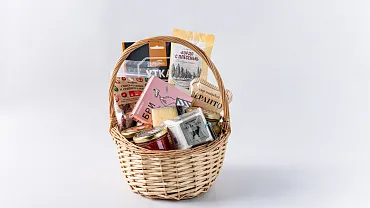 Корзина с деликатесами ВкусВилл
