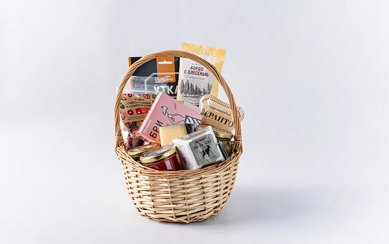 Корзина с деликатесами ВкусВилл