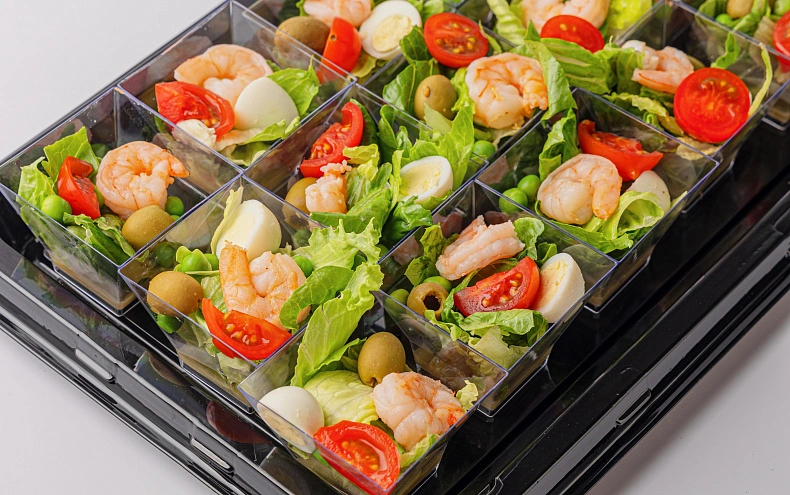 Салат «С креветкой и горошком» фуршетные стаканчики, 15 шт