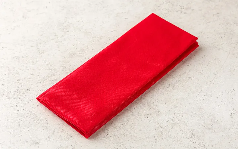 Скатерть нетканая влагостойкая 110х140см