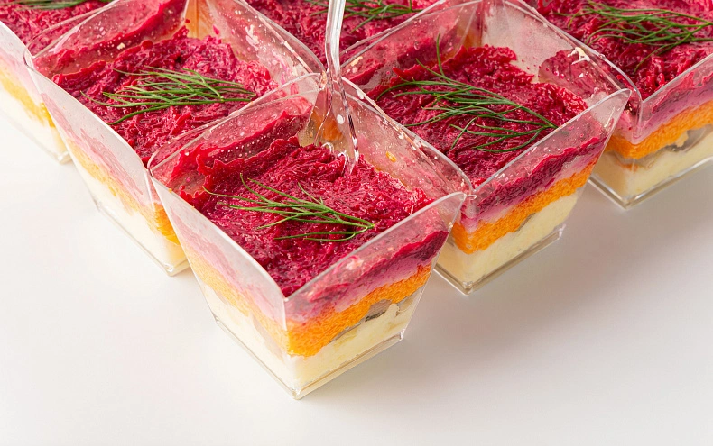 Салат «Сельдь под шубой» в стаканчиках, 9 шт