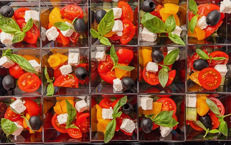 Салат «Греческий» фуршетные стаканчики, 15 шт