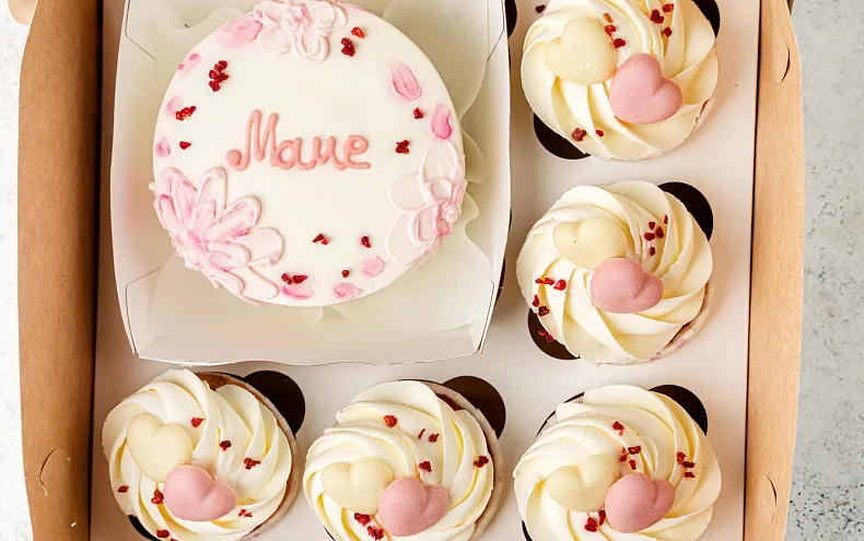 Набор Бенто торт с капкейками «Маме»