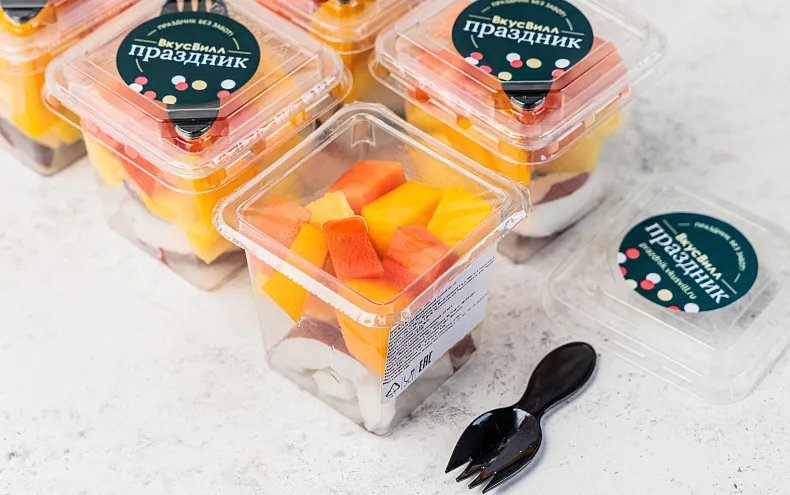 Наборы тропических фруктов в стаканчиках