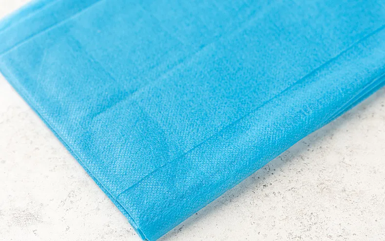 Скатерть нетканая влагостойкая 110х140см