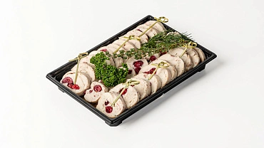 Рулет с курицей и клюквой