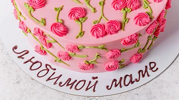 Торт «Цветочная поляна» в розовом