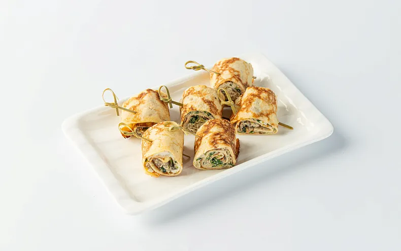 Блин-ролл с курицей, грибами и шпинатом, 15 шт