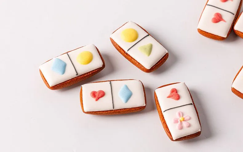 Набор из пряников «Домино» Праздничный,  28 шт