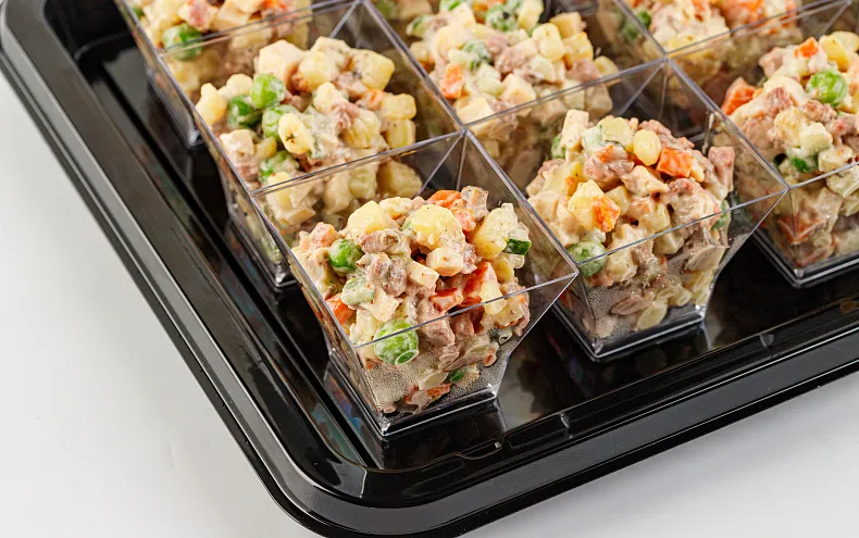 Салат «Оливье с ростбифом» в фуршетных стаканчиках, 15 шт