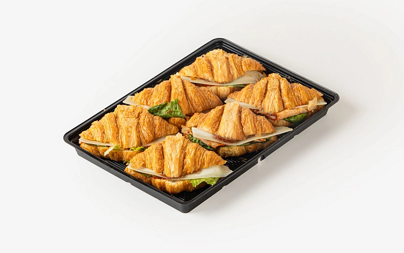 Круассан с индейкой и луковым конфи, 6 шт