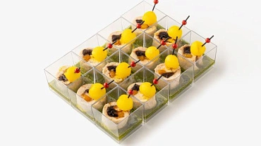 Канапе с куриным рулетом и грушей, 12 шт