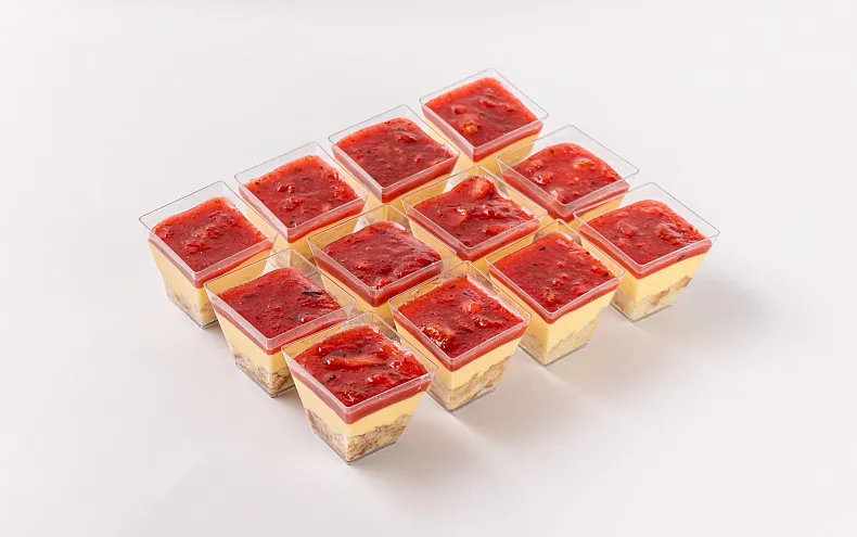 Десерт «Манго-клубника» в стаканчиках, 12 шт