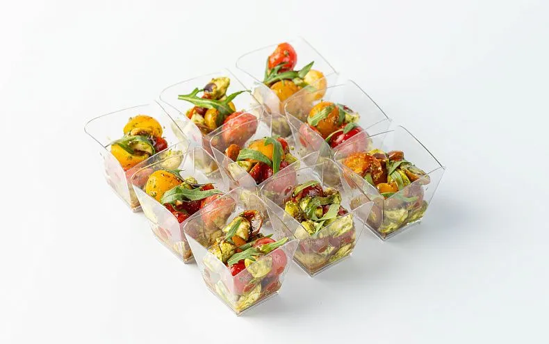 Салат «Капрезе» в стаканчиках, 9 шт