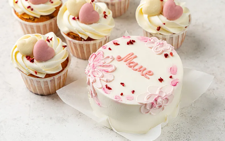 Набор Бенто торт с капкейками «Маме»