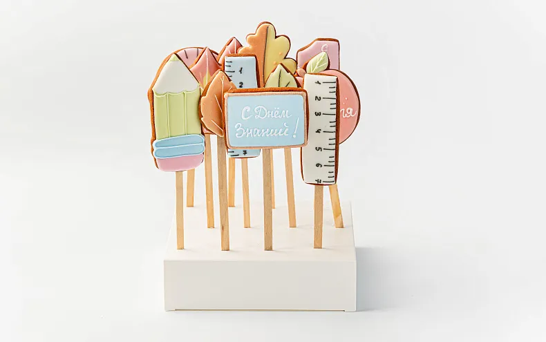 Пряники имбирные с индивидуальным дизайном «Набор к школе», 12 шт