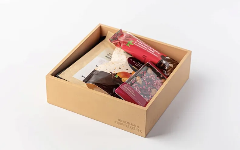 Праздничный бокс мини «Чай и шоколад»