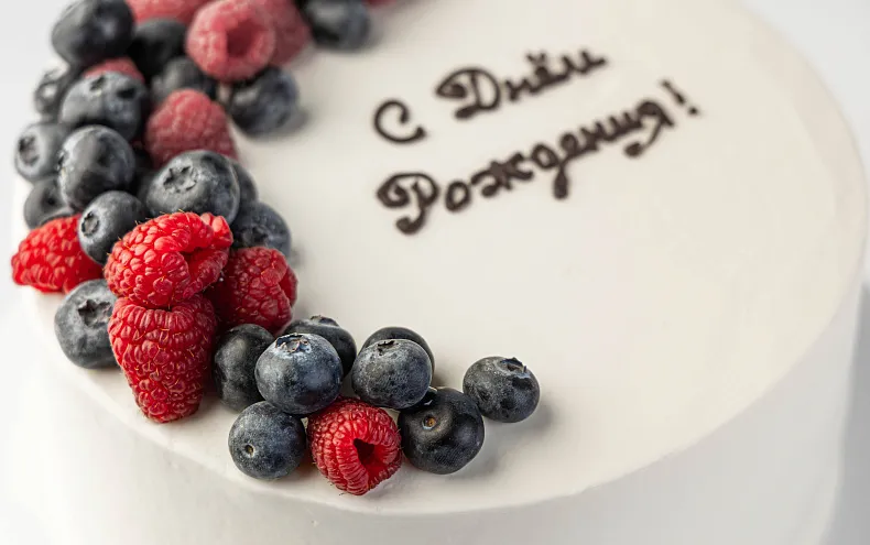 Торт «Ягодная открытка»