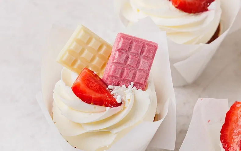 Набор Бенто-торт с капкейками «Клубничное настроение»