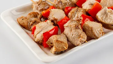 Шашлычки запечённые с филе индейки и сладким перцем, 12 шт