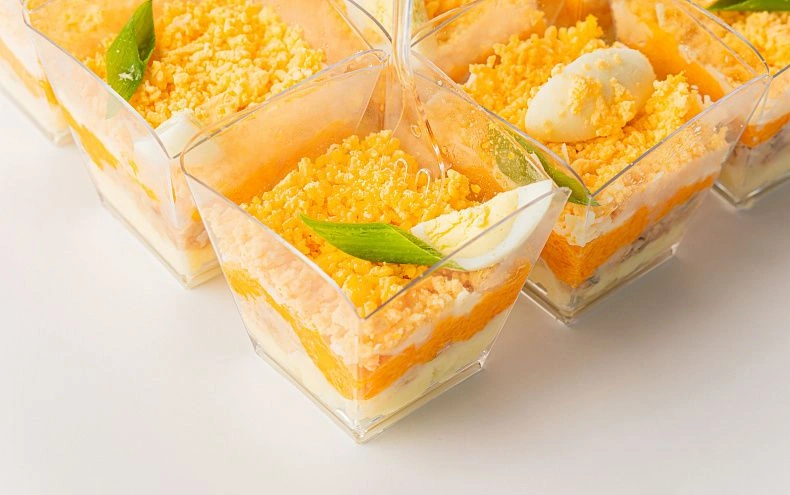 Салат «Мимоза» с горбушей в стаканчиках, 9 шт