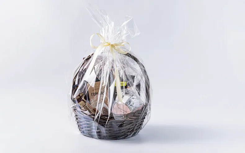 Праздничный набор «Витаминно-десертный» в корзине