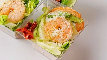 Салат «С креветкой и горошком» фуршетные стаканчики, 15 шт
