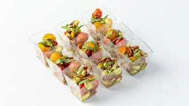 Салат «Капрезе» в стаканчиках, 9 шт