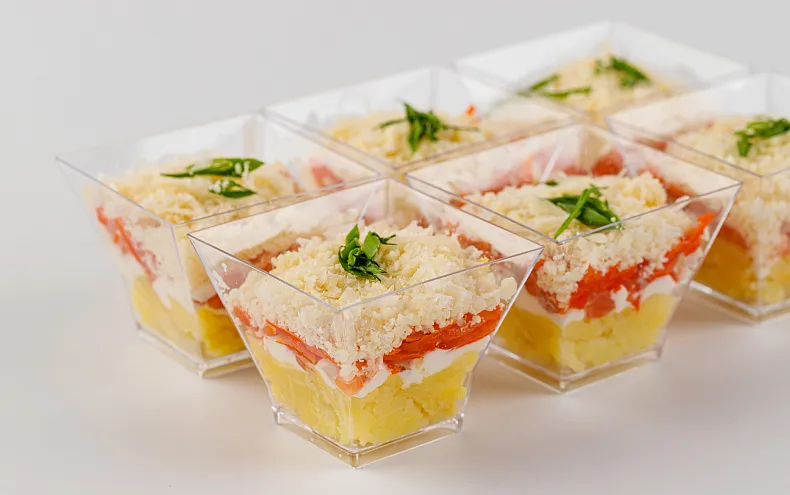 Салат «Мимоза» в фуршетных стаканчиках, 15 шт