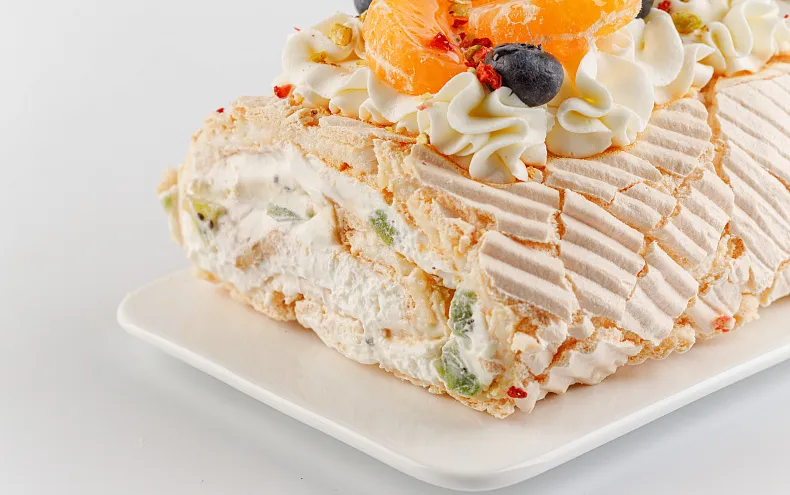 Меренговый рулет «Праздничный»