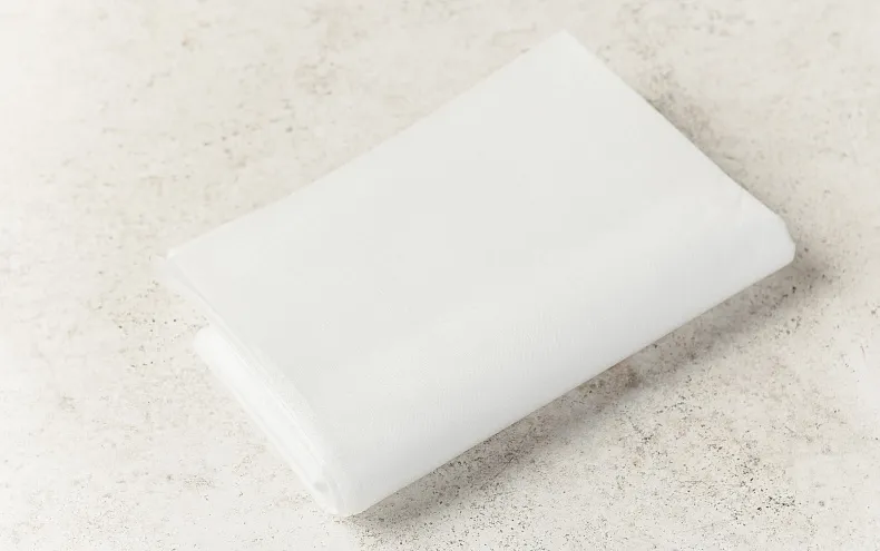 Скатерть нетканая влагостойкая 110х140см