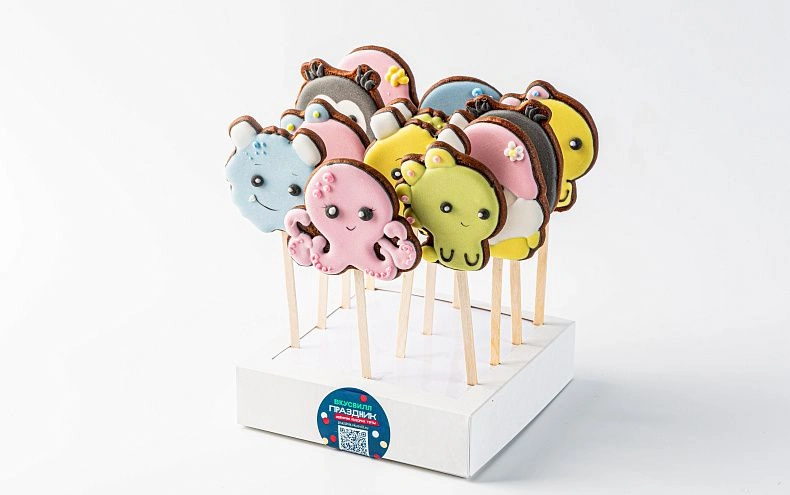 Пряники имбирные с индивидуальным дизайном «Весёлая компания», 12 шт