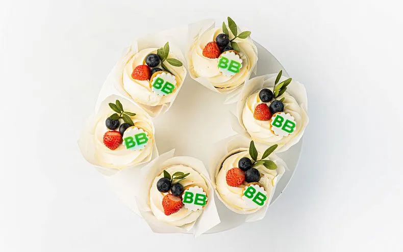 Капкейки с индивидуальным дизайном, 12 шт