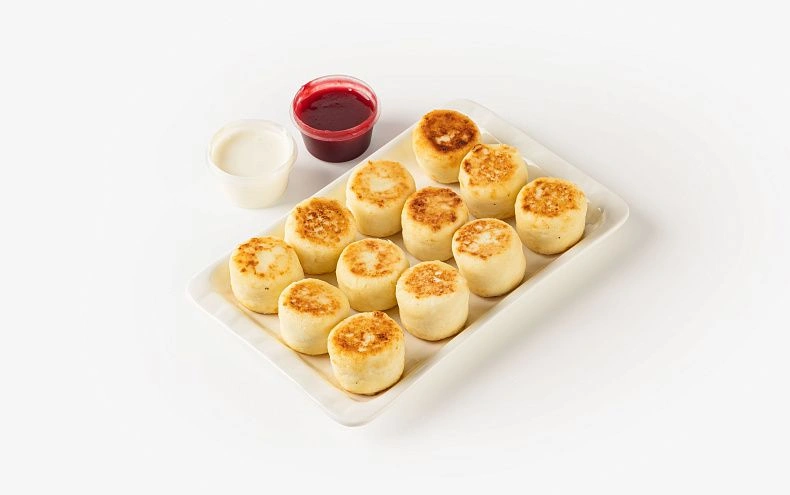 Сырники мини с ягодным соусом и сметаной, 12 шт