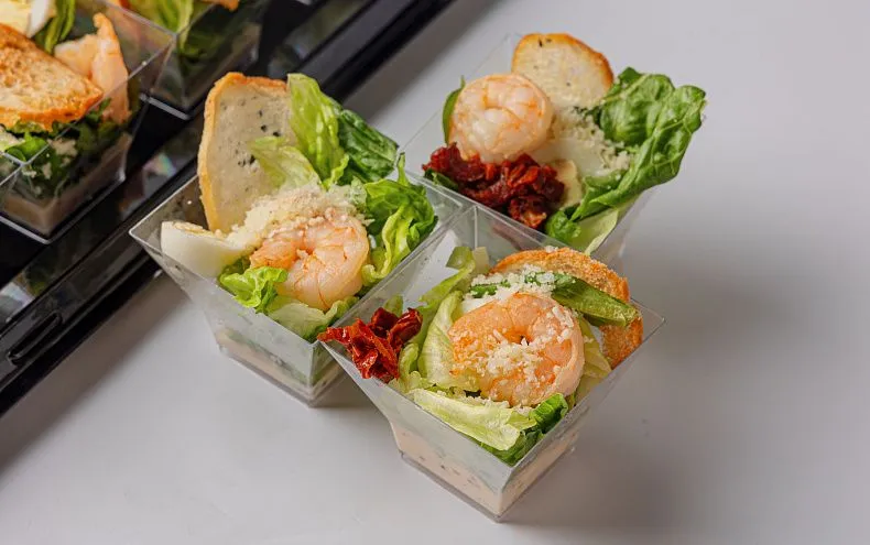 Салат «С креветкой и горошком» фуршетные стаканчики, 15 шт