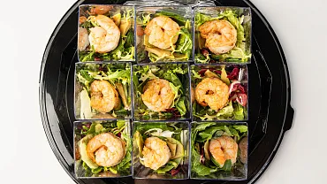 Салат «Руккола с креветкой и авокадо» в стаканчиках, 9 шт