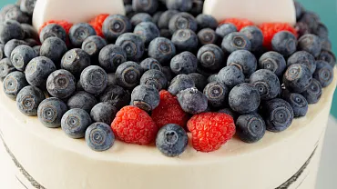 Торт «Ягодный котик»