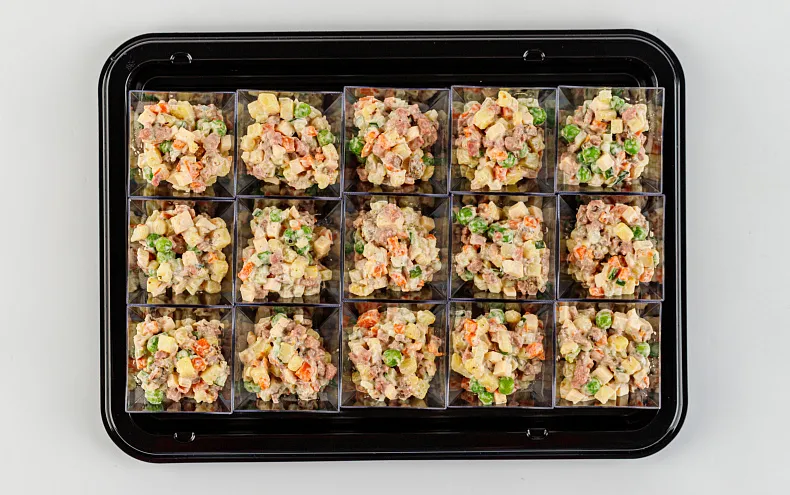 Салат «Оливье с ростбифом» в фуршетных стаканчиках, 15 шт