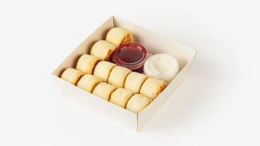 Сырники мини с ягодным соусом и сметаной, 12 шт