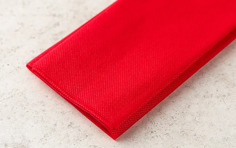 Скатерть нетканая влагостойкая 110х140см