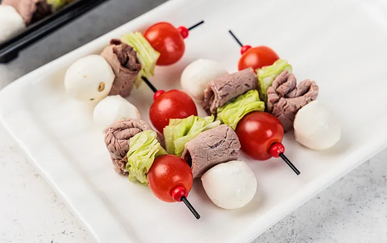 Канапе с ростбифом и моцареллой, 9 шт