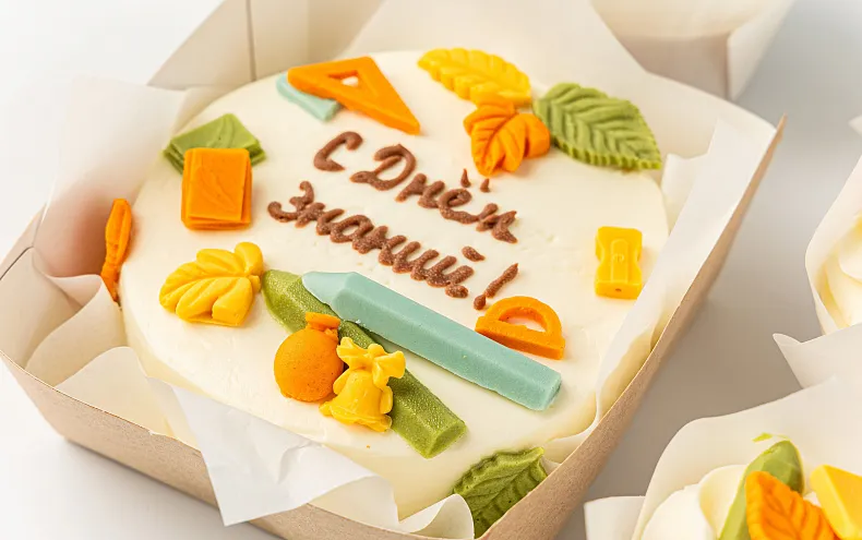 Набор Бенто-торт с капкейками «С днём знаний»